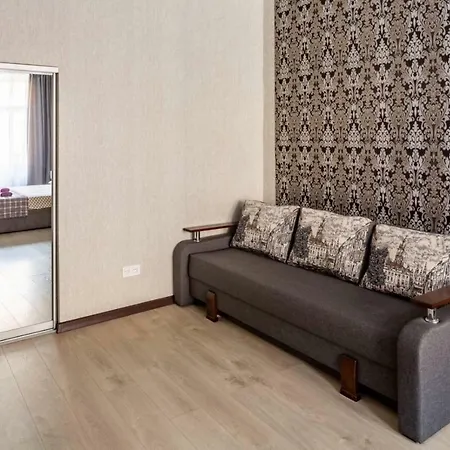 Apartment With 2 Bedroom Near Opera House Gorodotska 27 Str With Parking 利沃夫 外观 照片