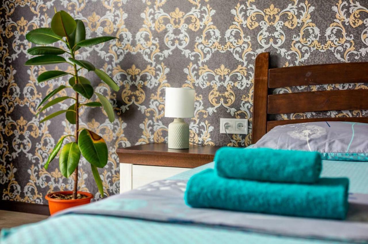 With 2 Bedroom Near Opera House Gorodotska 27 Str With Parking Apartment *