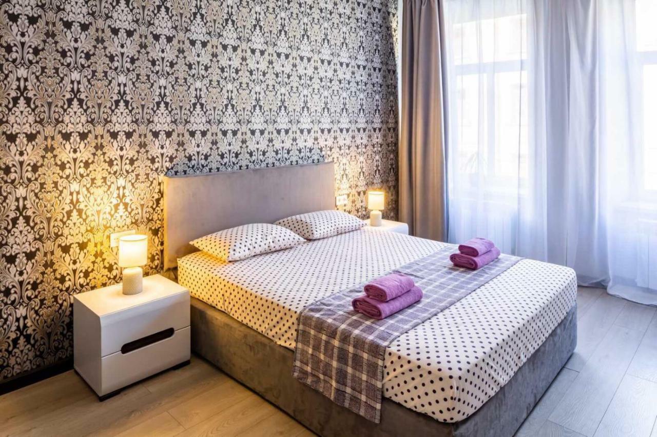 With 2 Bedroom Near Opera House Gorodotska 27 Str With Parking Apartment *