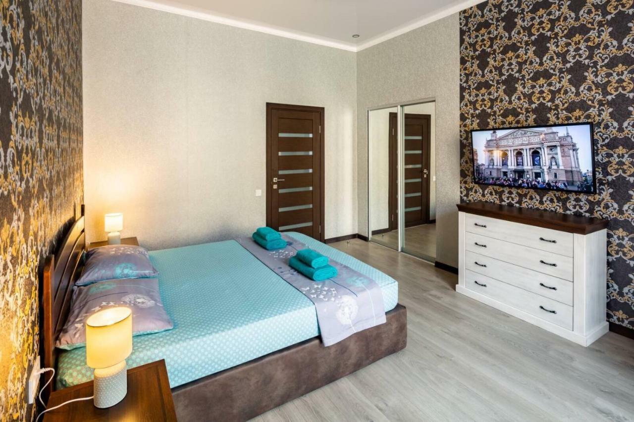 Apartment With 2 Bedroom Near Opera House Gorodotska 27 Str With Parking Lviv
