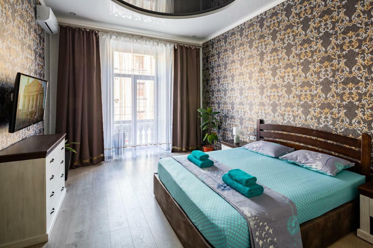 With 2 Bedroom Near Opera House Gorodotska 27 Str With Parking Apartment Lviv