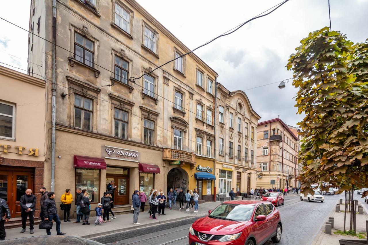 With 2 Bedroom Near Opera House Gorodotska 27 Str With Parking Lviv